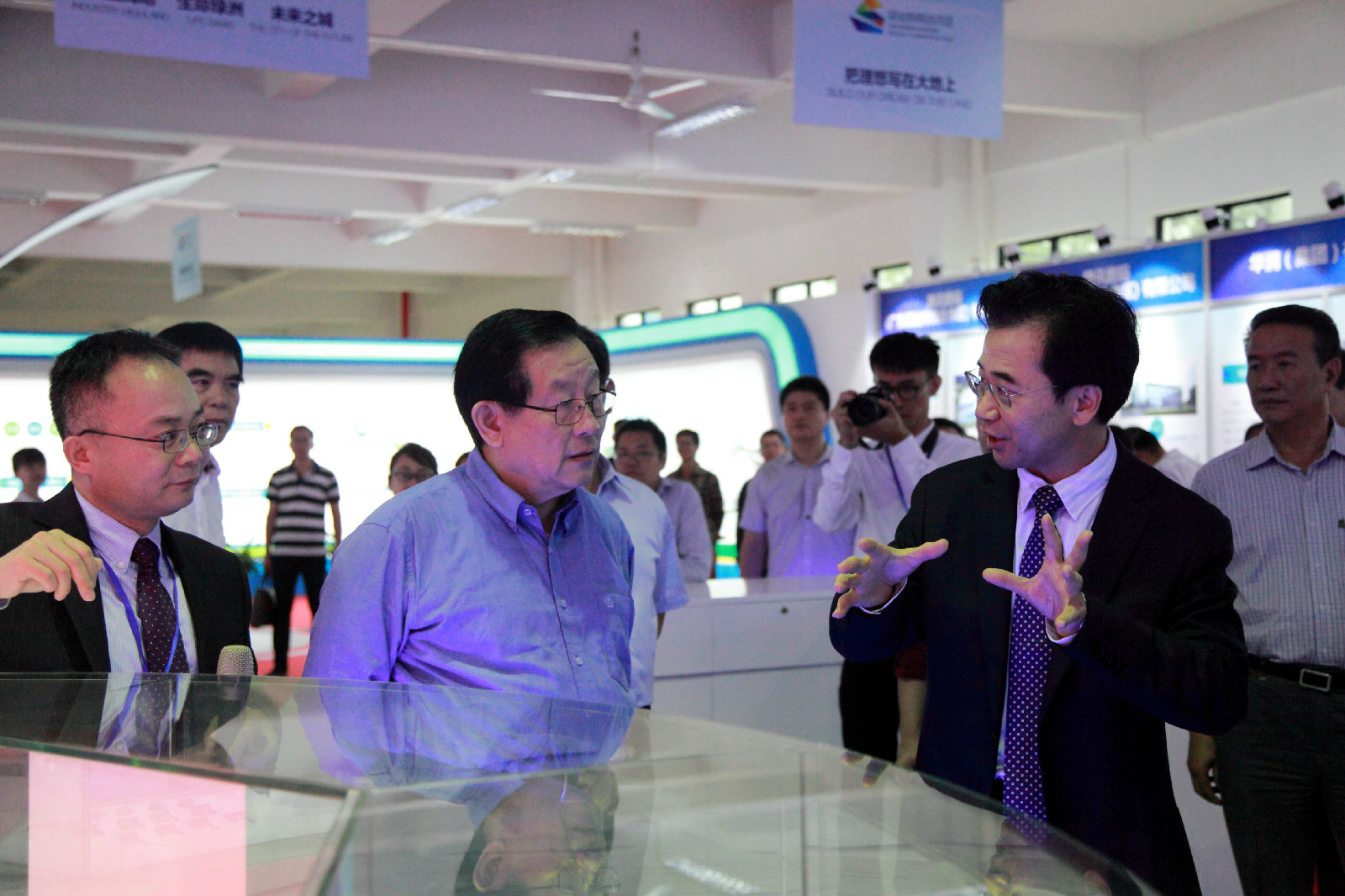 图形1.jpg 图形1.jpg